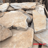 Đá Rối Vàng Lát Sân Vườn